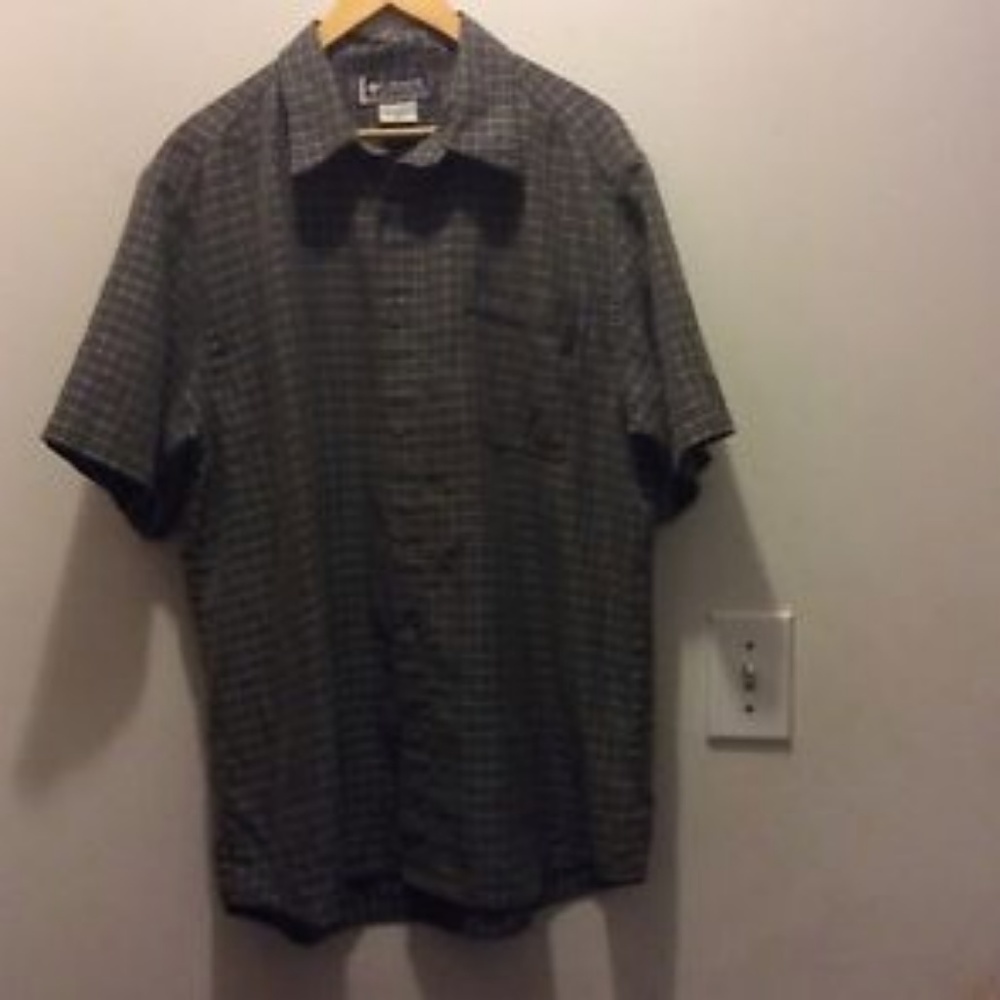 Columbia Button Front Short Sleeve Shirt Large